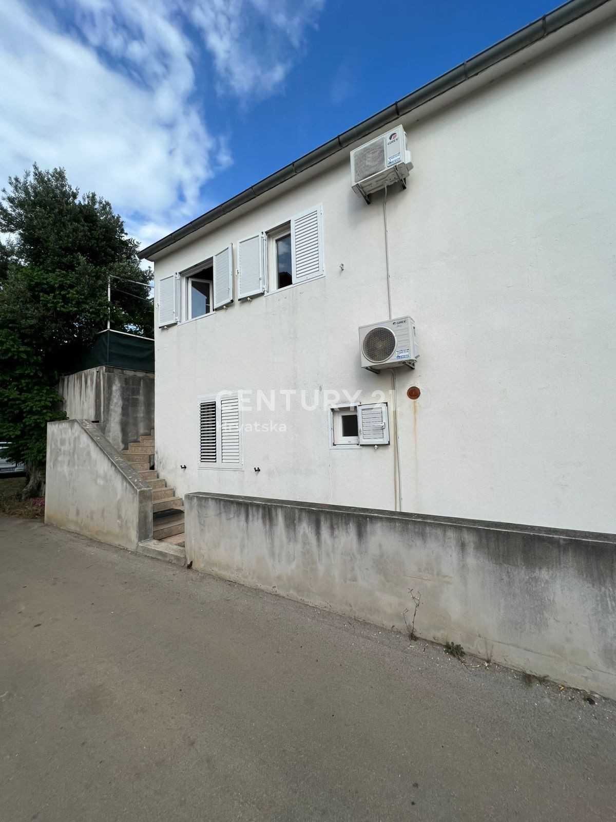 жилой дом в Sveti Filip i Jakov, Zadarska županija 10789439