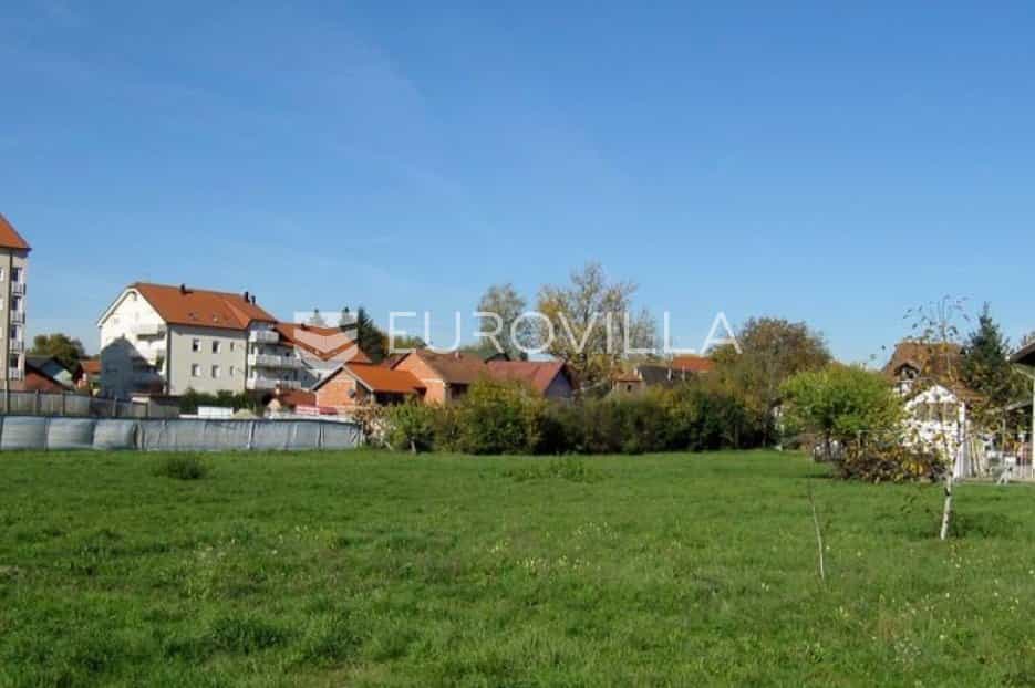 Land im Dugo Selo, Zagrebacka Zupanija 10789554