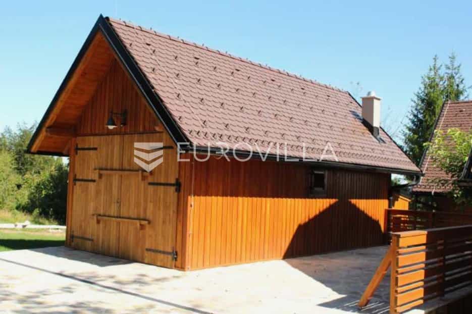 жилой дом в Plitvica Selo, Ličko-senjska županija 10789587