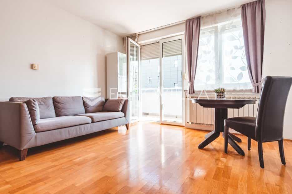 Condominium in Zagreb,  10789666