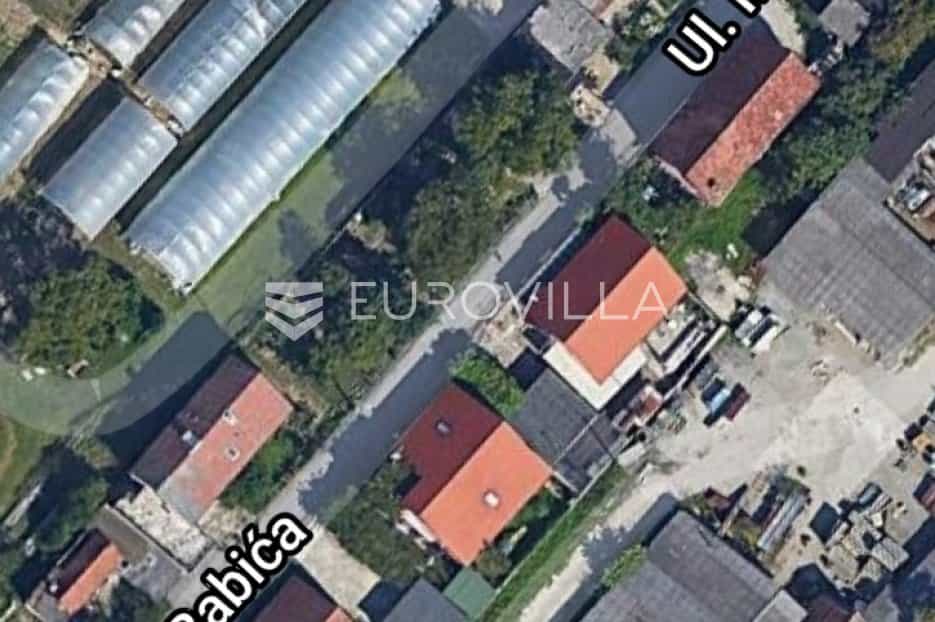 Terra no Vrapce, Zagreb, Grad 10789668