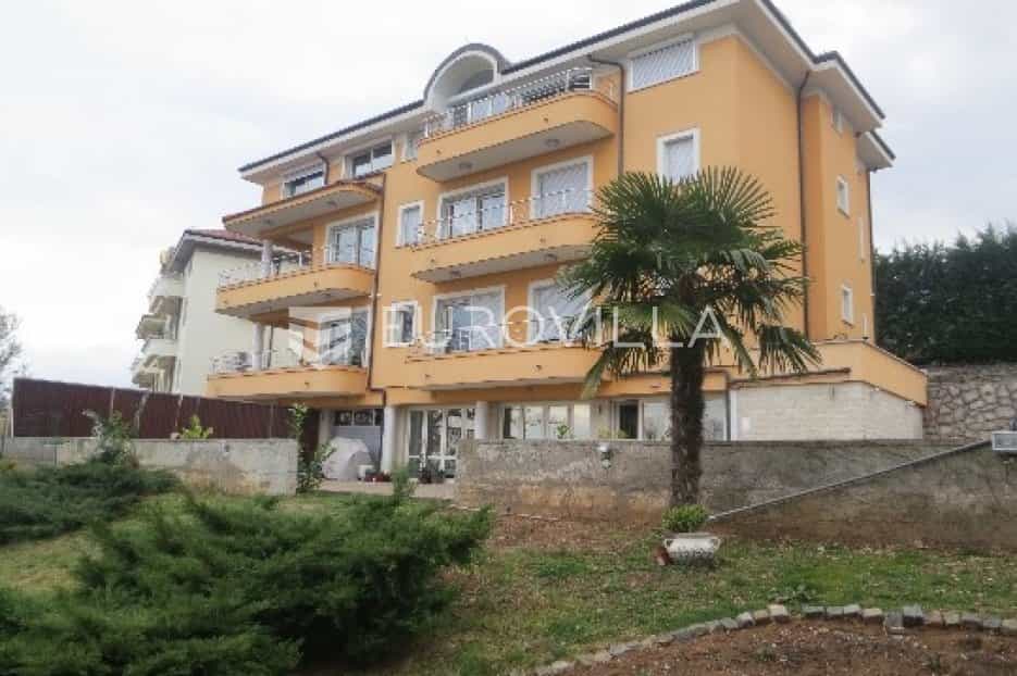 房子 在 Pobri, Primorsko-goranska županija 10789784