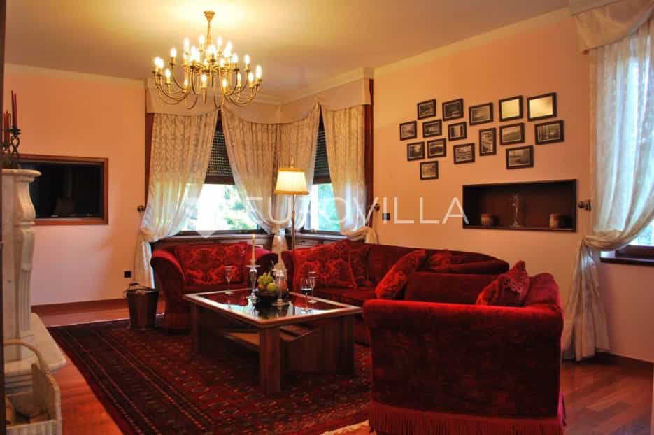 Rumah di Opatija, Primorsko-goranska županija 10789800
