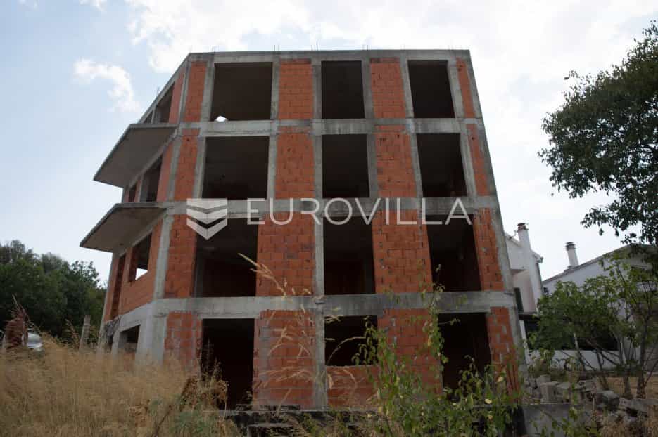 房子 在 阿爾巴尼亞, 斯普利特斯科-達爾馬提亞祖帕尼亞 10789913