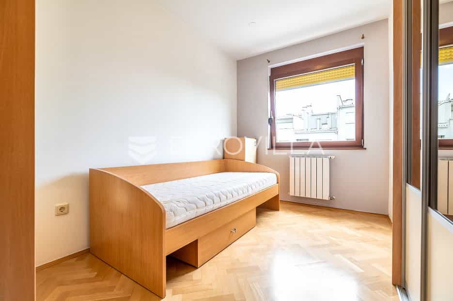 Condominium in Zagreb,  10789979
