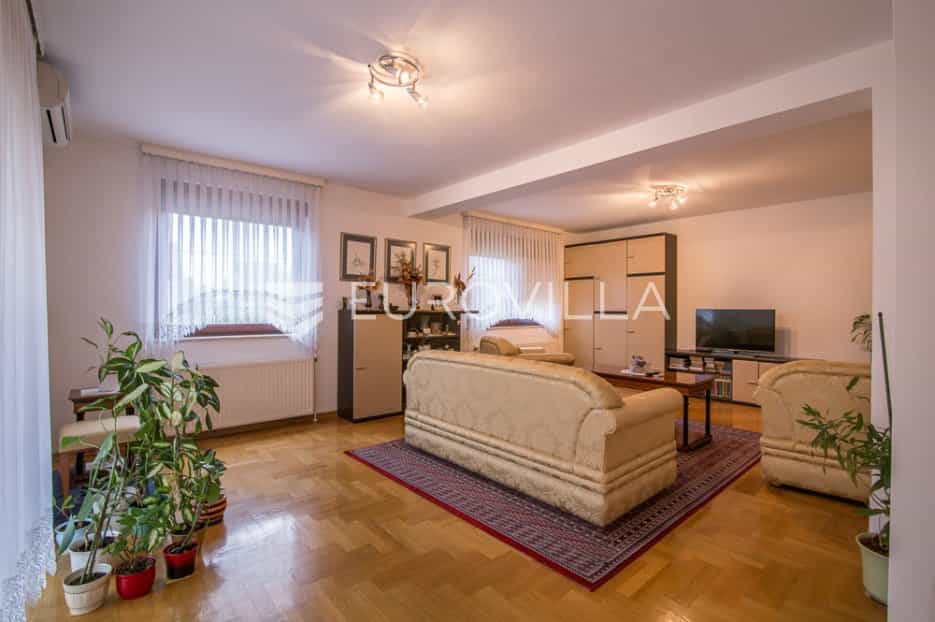 Будинок в Zagreb,  10790008