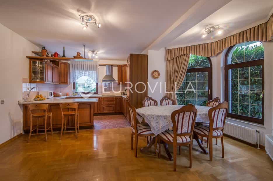 Casa nel Remeta, Zagabria, Laurea 10790008