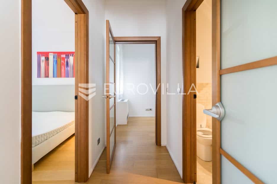 Condominium in Zagreb,  10790284
