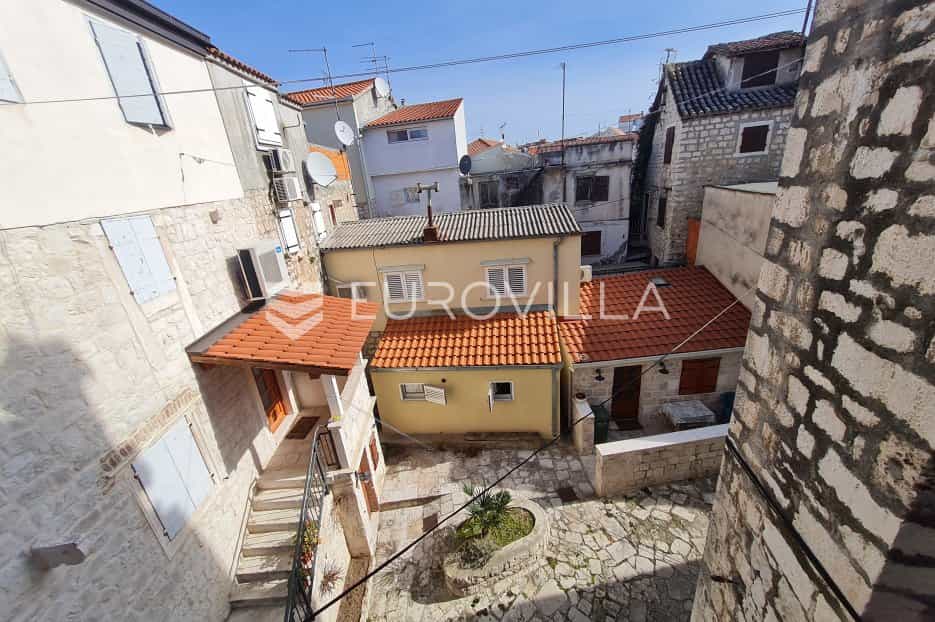 بيت في Trogir, Splitsko-dalmatinska županija 10790322