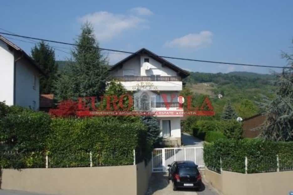 Casa nel Sestina, Zagabria, Laurea 10790342