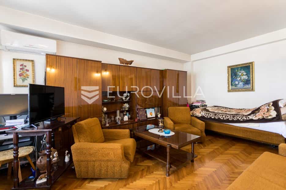 Condominium in Zagreb,  10790468