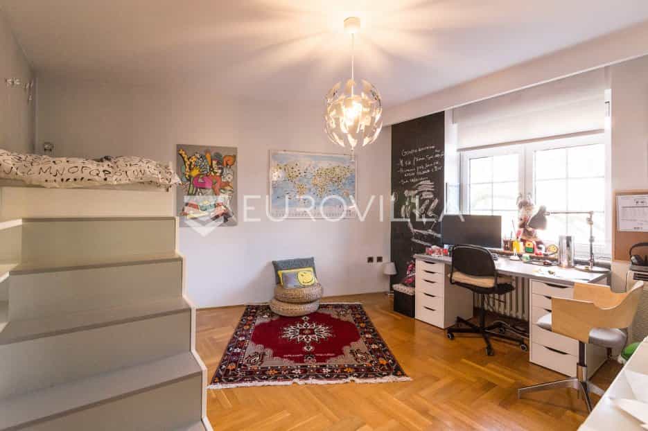 Condominium in Zagreb,  10790499