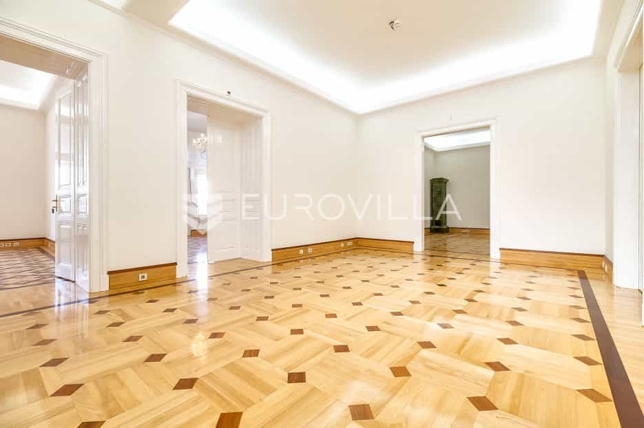 Condominium in Zagreb,  10790514