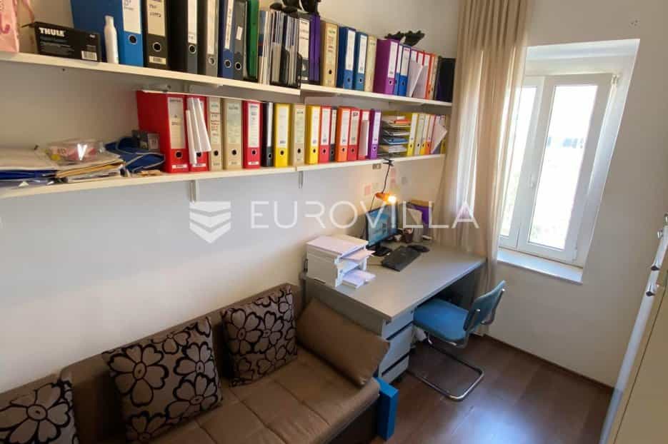 Condominium in Split, Splitsko-dalmatinska županija 10790551