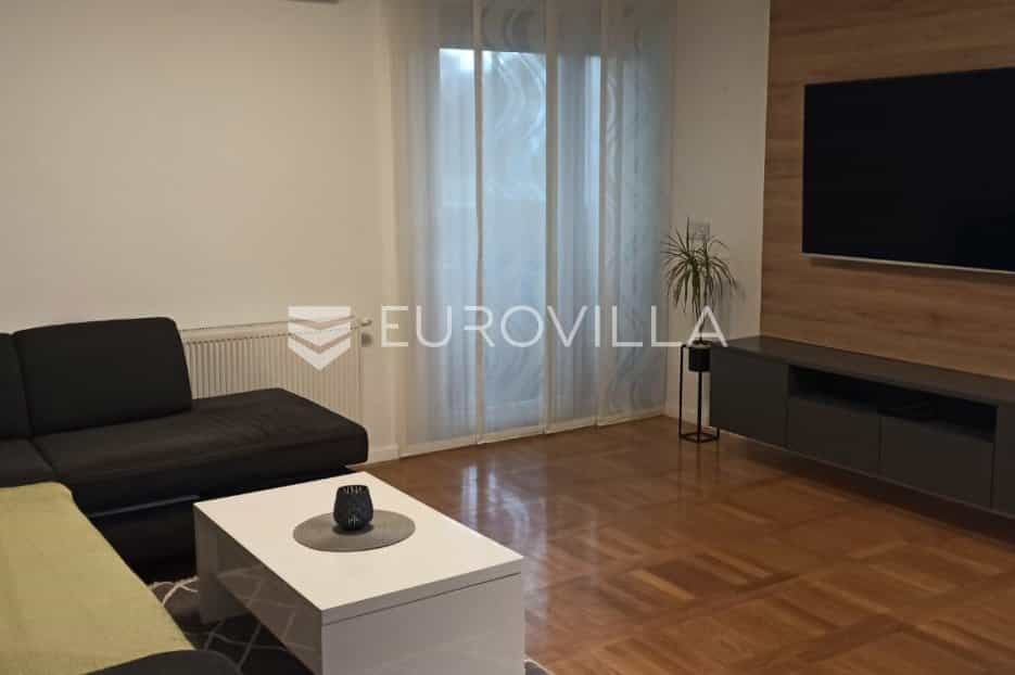 Condominium in Zagreb,  10790635