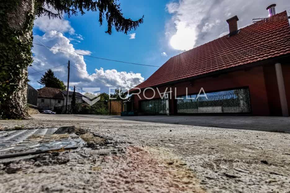 House in Plešivica, Zagrebačka županija 10790688