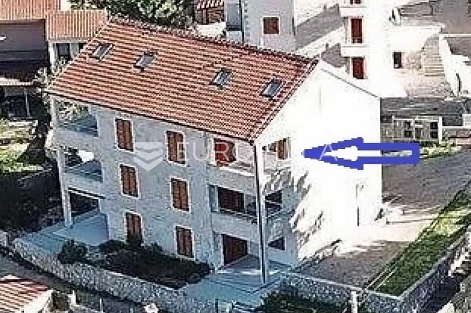 Condominium in Grohote, Splitsko-Dalmatinska Zupanija 10790701