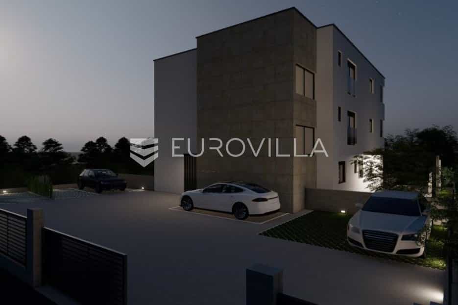 Condominium in Kastel Sucurac, Splitsko-Dalmatinska Zupanija 10790844