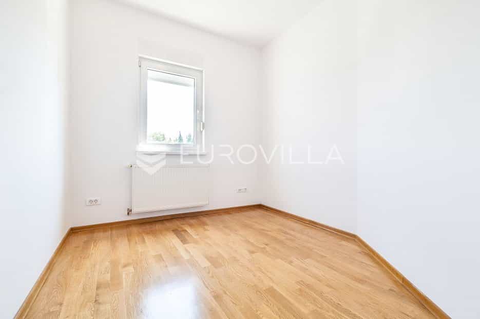 Condominium in Zagreb,  10790859