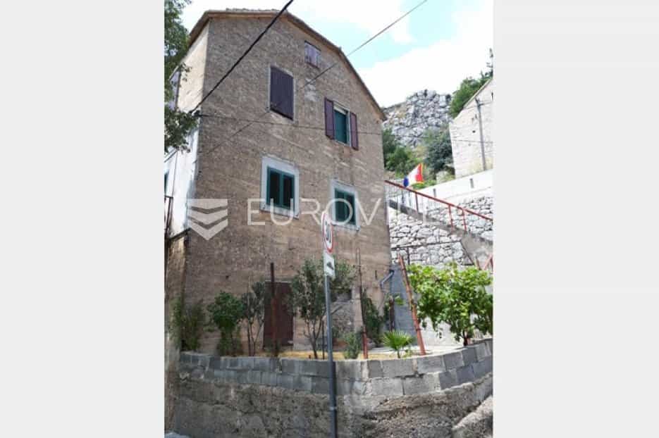 Condominium in Klis, Splitsko-Dalmatinska Zupanija 10790950