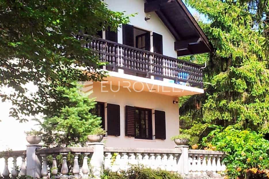 жилой дом в Donji Zvečaj, Karlovačka županija 10791005