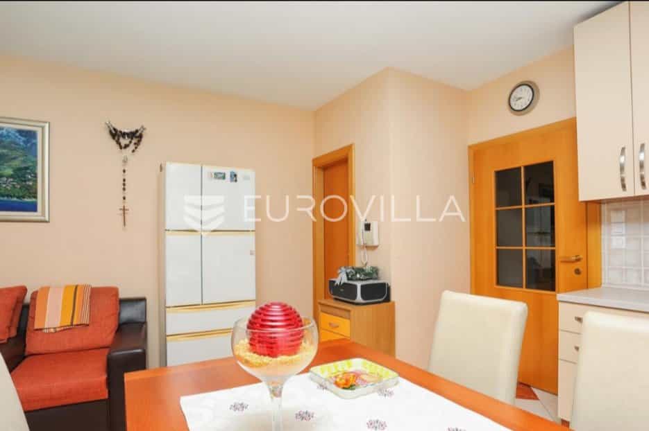 公寓 在 Dubrava, Splitsko-Dalmatinska Zupanija 10791052