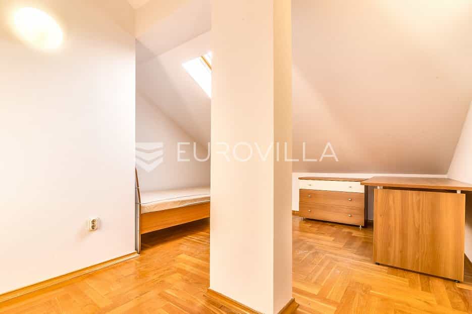 Condominium in Zagreb,  10791446