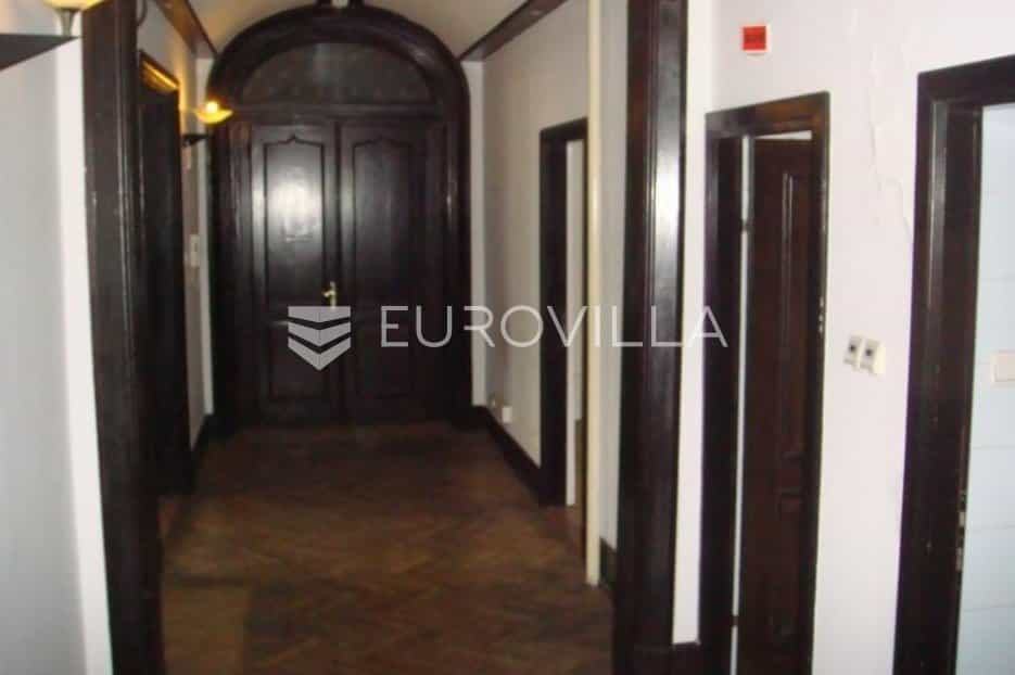 Dom w Zagreb,  10791453
