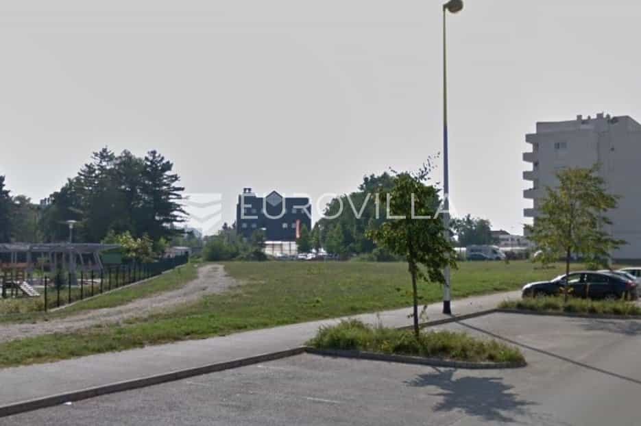 Tanah di Remetinec, Zagreb, Grad 10791468