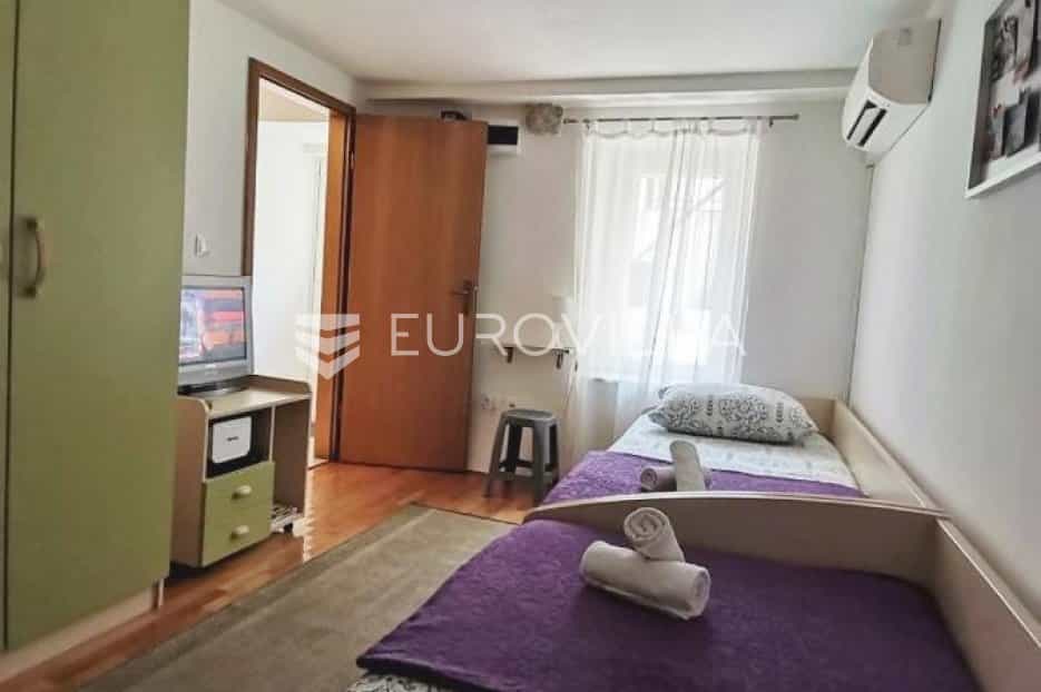 Condominium in Split, Splitsko-Dalmatinska Zupanija 10791808