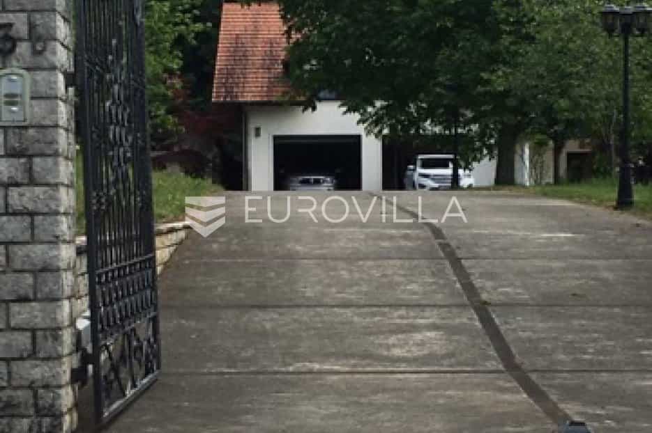 House in Rakovica, Karlovačka županija 10792073
