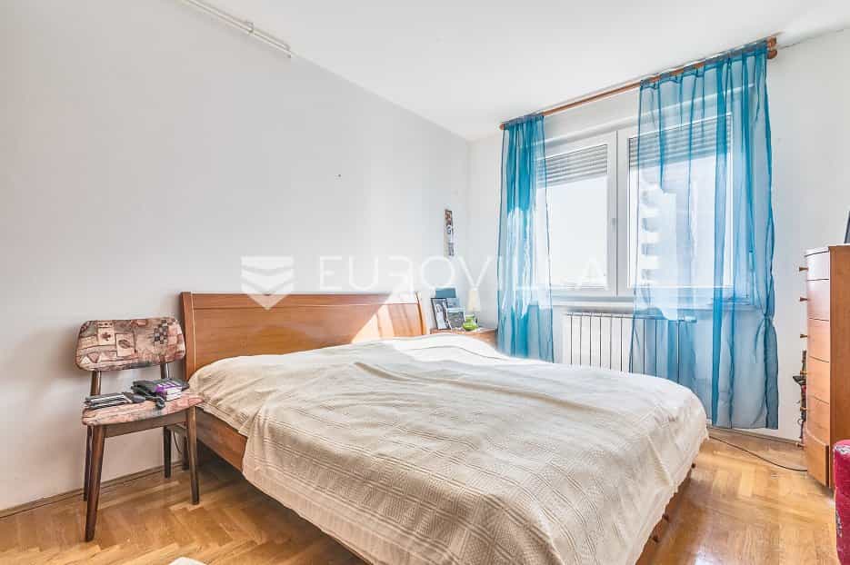 Condominium in Zagreb,  10792317