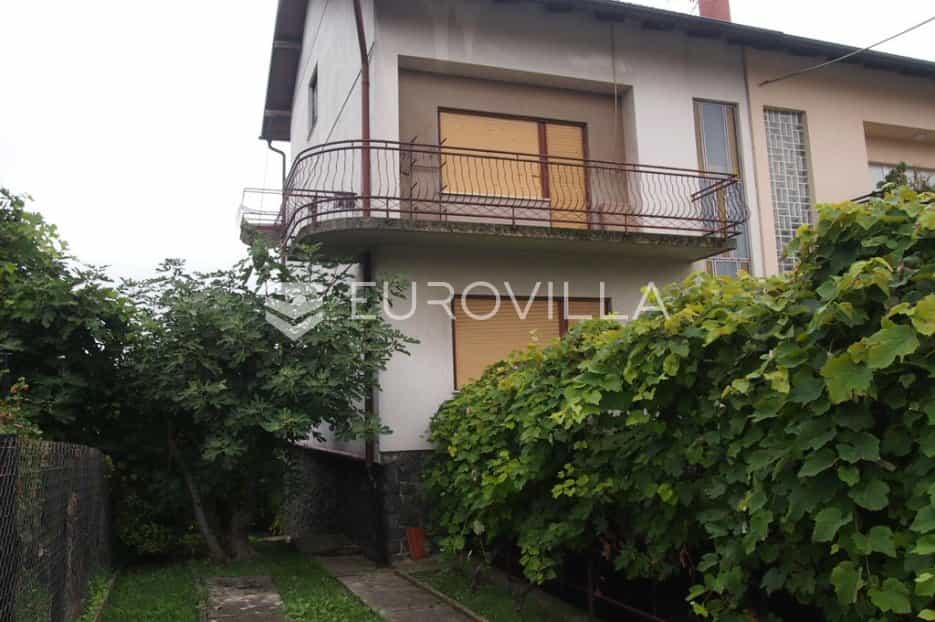 Casa nel Bijenik, Zagabria, Laurea 10792394