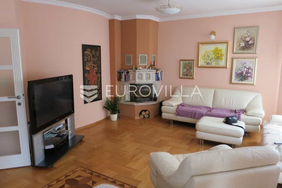 rumah dalam Hrelici, Zagreb, Grad 10792453