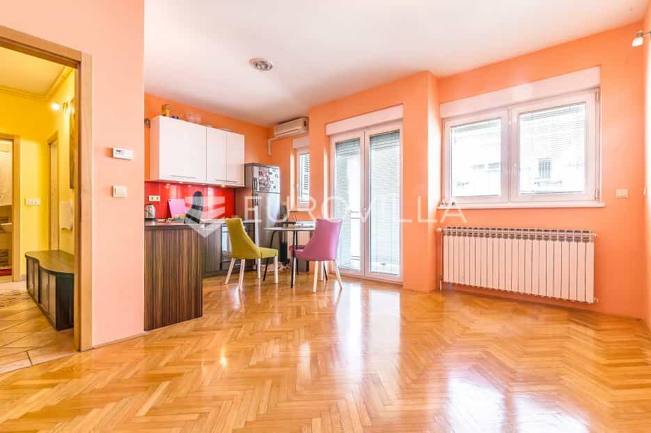 公寓 在 Zagreb,  10792456
