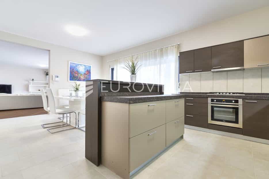 Condominium in Remete, Zagreb, Grad 10792656
