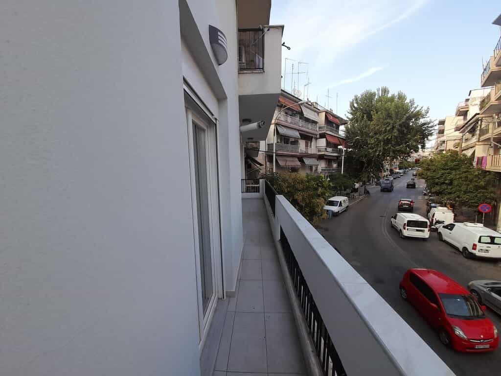 Condominium in Thessaloniki,  10792954