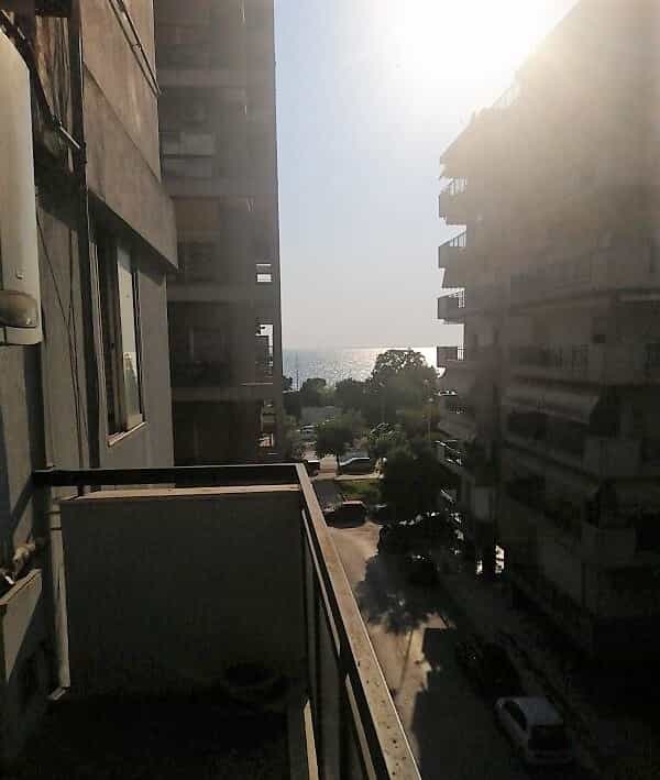 公寓 在 Thessaloniki,  10792970