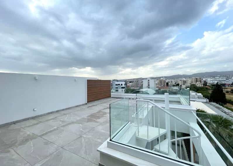 Condominium in Limassol, Limassol 10793190