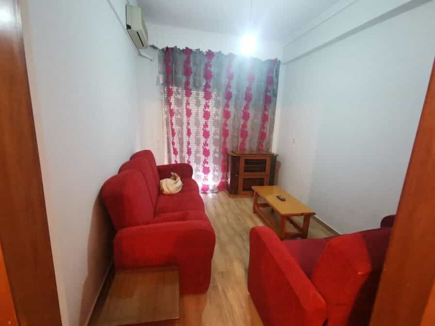公寓 在 Thessaloniki,  10793280