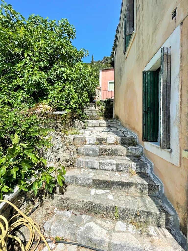 House in Agios Markos,  10793372