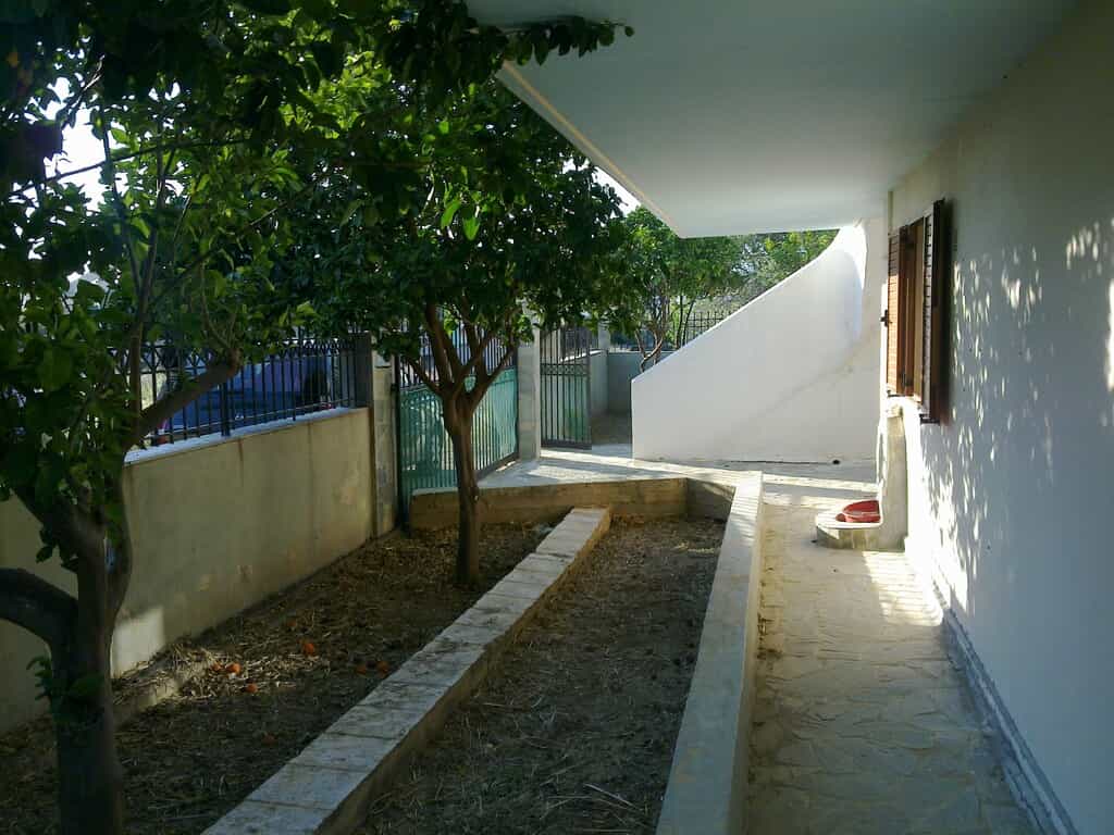 بيت في بورتو جيرمينو, أتيكي 10793530
