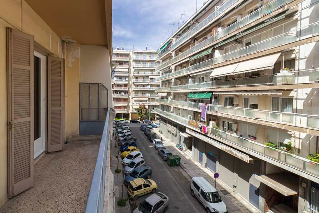 公寓 在 Thessaloniki,  10793679