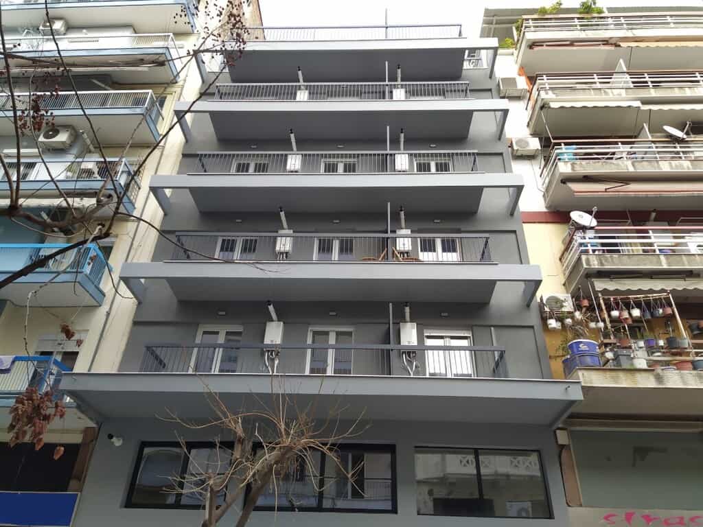 公寓 在 Thessaloniki,  10793738
