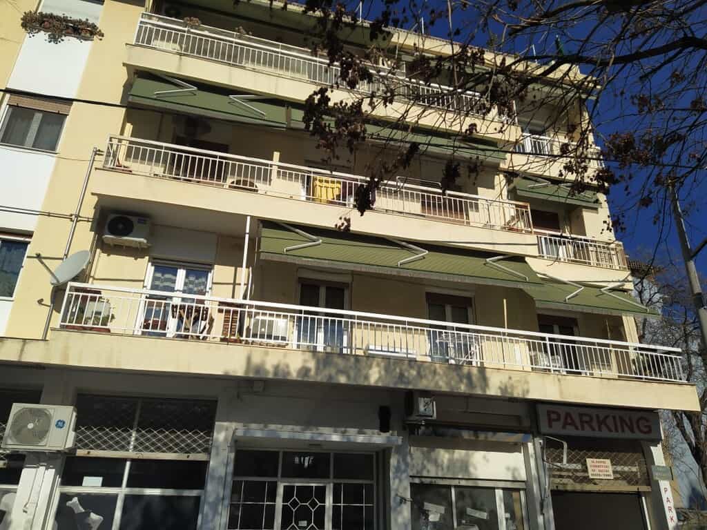 公寓 在 Thessaloniki,  10793916