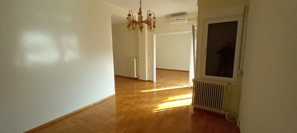 公寓 在 尼亞斯米爾尼, 阿蒂基 10794344