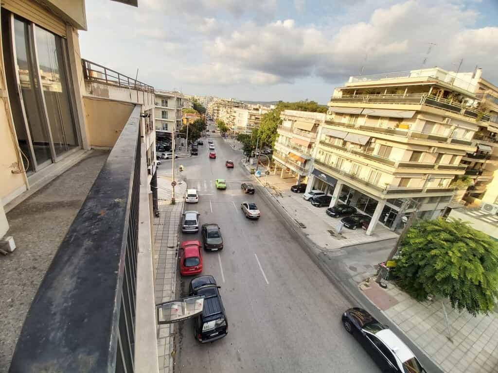 Condominium in Thessaloniki,  10794360