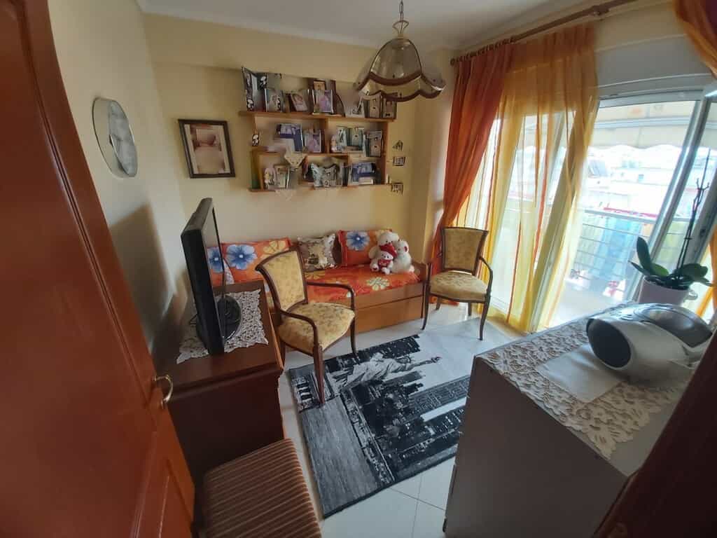 Condominium in Eleftherio Kordelio,  10794476