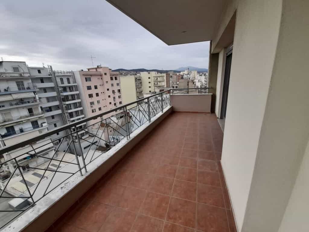 Condominium in Thessaloniki,  10794480