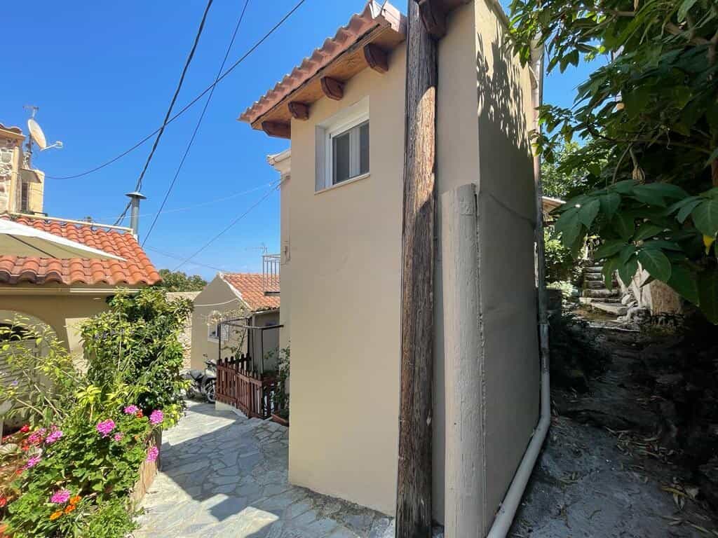 casa en Agios Mattheos,  10795443